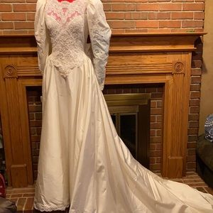EUC sz 10 Vtg ivory satin taffeta bridal gown wedding dress
